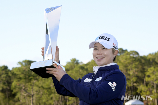 지은희, LPGA 왕중왕전 우승…한국 여성골퍼 최고령 신기록