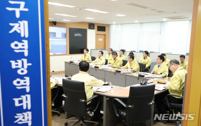 이개호 농림장관 "구제역 백신 접종 안하면 축산업 허가취소 검토"