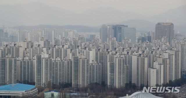 [금융보고서]부동산 대출 2000조…GDP 뛰어넘었다(종합)