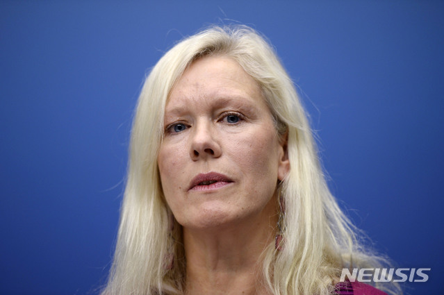 【스톡홀름=AP/뉴시스】 스웨덴 정부는 14일(현지시간) 안나 린드스테트 중국 주재 스웨덴 대사를 소환했다. 그는 중국에 구금된 스웨덴 국적의 홍콩 출판업자의 가족을 무단으로 만나 입막음을 시도했다는 의혹을 받고 있다. 2019.02.15.