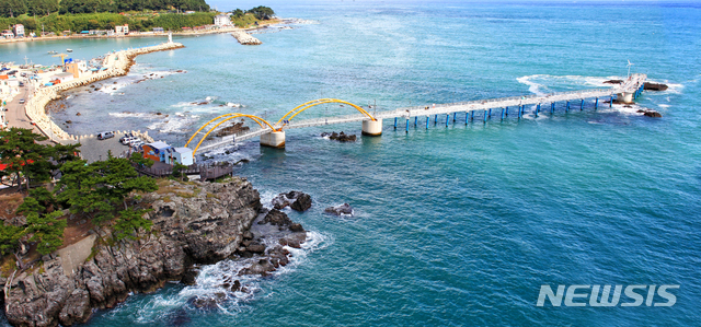 【울산=뉴시스】박일호 기자 = 울산시 북구는 당사해양낚시공원(사진)을 비롯해 지역 관광지 8곳 중 3곳 이상에서 스탬프를 찍으면 강동 돌미역 또는 몽돌을 소재로 한 방향제 기념품을 지급한다고 22일 밝혔다. 2019.02.22. (사진=울산 북구 제공) photo@newsis.com