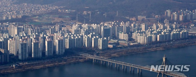 서울 아파트값, 0.07% 상승…분양가상한제 유예 재건축 강세 