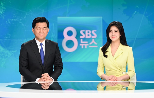 SBS '8뉴스' 주말 앵커 김범주(왼쪽), 김민형