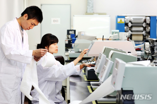 한솔제지 "태림포장·전주페이퍼 인수검토…동시인수는 없어" 