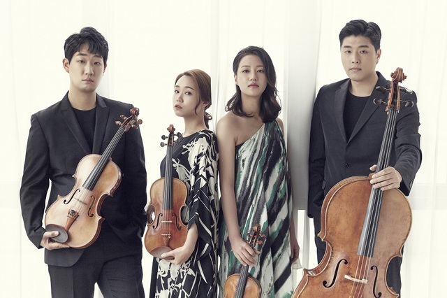 왼쪽부터 비올라 김세준, 바이올린 박수현, 바이올린 윤은솔, 첼로 조형준. 아벨 콰르텟 멤버들. ⓒJino Park·목프로덕션 