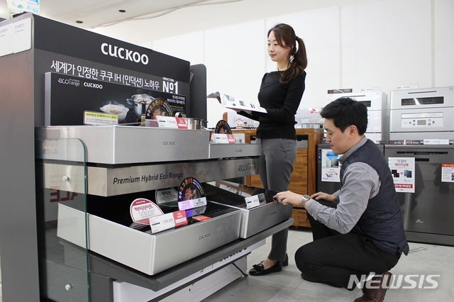 【서울=뉴시스】전자랜드는 더 편리한 생활을 가능하게 해주는 전기레인지나 식기세척기 같은 주방가전 제품들의 판매량이 증가하고 있다고 22일 밝혔다.2019.4.22(사진=전자랜드 제공) photo@newsis.com