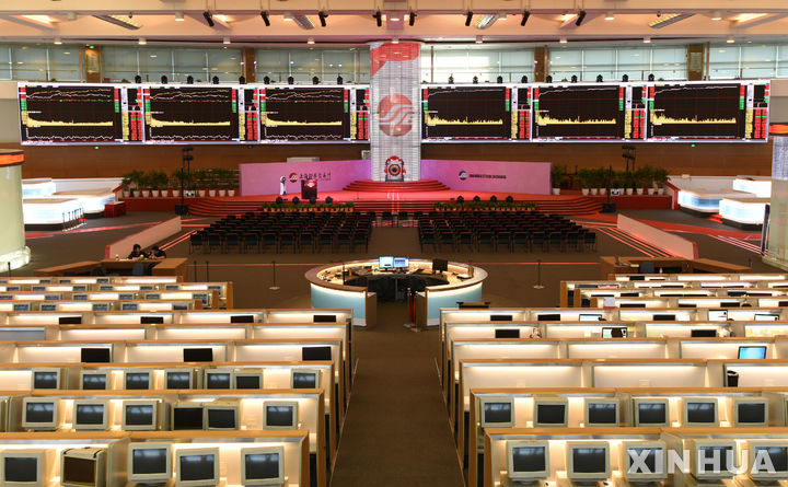 [올댓차이나] 中 증시, 경기불안·정책 기대 교차로 혼조 마감...상하이... - 뉴스 썸네일 이미지