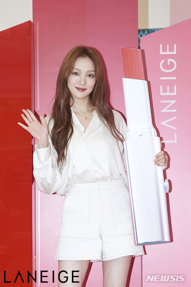 터치 한 번에 그러데이션·볼륨 업 터치 한 번에 그러데이션·볼륨 업
