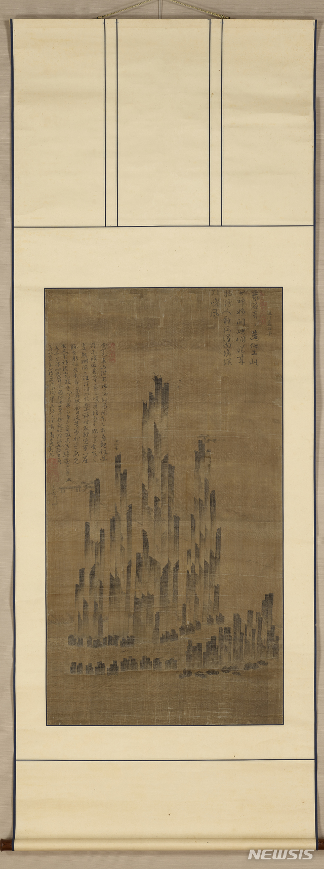 '총석정도'(叢石亭圖), 100×54㎝, 조선 16세기 중반, 비단에 수묵과 담채