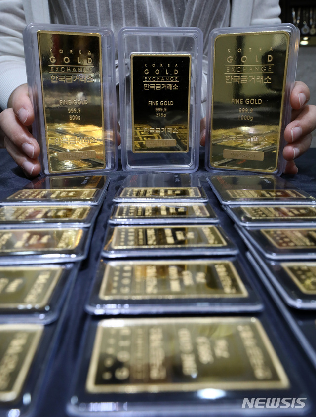 "금값 너무 비싸"…日지방의회, 금배지 대신 도금이나 저렴한 소재로 변경