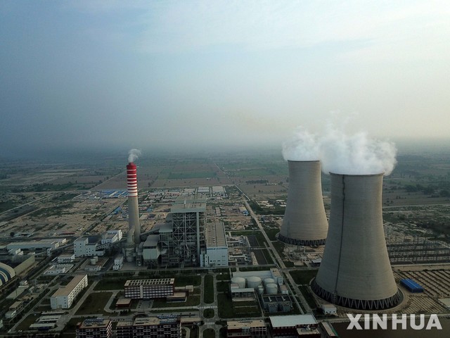[사히왈(펀자브)=AP/뉴시스] 파키스탄이 중국과 함께 펀자브주 사히왈에 건설한 사히왈 석탄화력발전소의 모습. 2019.08.11