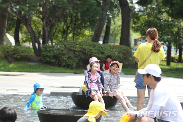 【서울=뉴시스】 금천구 금나래물첨벙쉼터. 2019.08.16. (사진=금천구 제공)