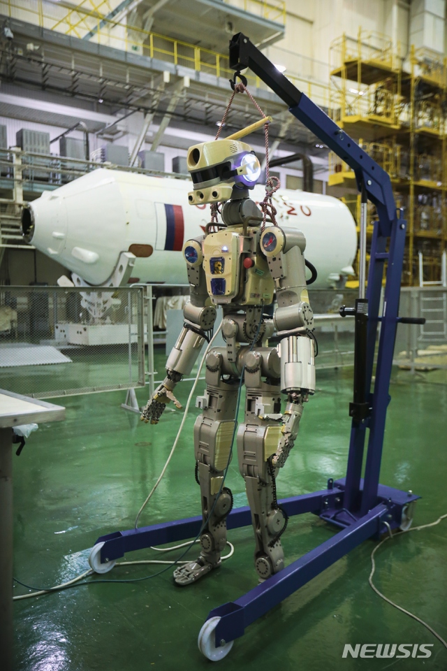 【모스크바=로스코스모스 제공·AP/뉴시스】러시아가 지난 22일 국제우주정거장을 향해 발사한 소유스 우주선에 실린 휴머노이드 로봇 '표도르'의 모습. 사진은 지난 7우러26일 촬영된 것. 2019.08.25.