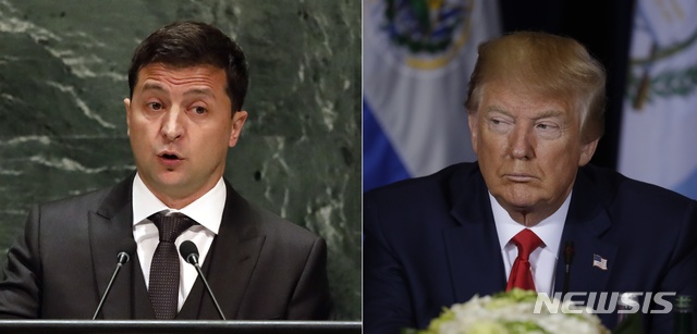 【뉴욕=AP/뉴시스】 도널드 트럼프(왼쪽) 미국 대통령이 지난 7월 볼로디미르 젤렌스키(오른쪽) 우크라이나 대통령과의 통화에서 민주당 유력 대선주자인 조 바이든 전 부통령에 대한 '조사 외압'을 한 것이 사실로 나타났다. 25일(현지시간) 미국 백악관은 이같은 내용이 담긴 통화 녹취록을 공개했다. 2019.9.26.