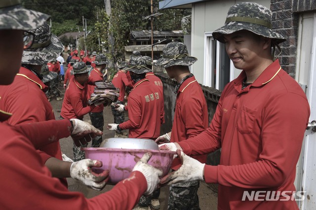 해병대 1사단 장병들, 포항 태풍피해 복구 신속지원