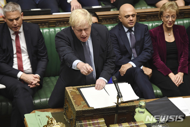【런던=AP/뉴시스】보리스 존슨 영국 총리가 19일(현지시간) 브렉시트(영국의 유럽연합 탈퇴) 합의안 하원 표결을 앞두고 연설하고 있다. 2019.10.19. 