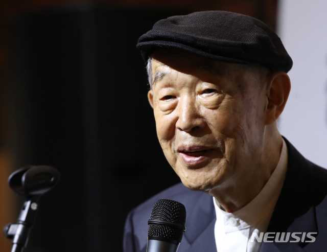 '대한민국 1세대 연극 연출가' 김정옥, 별세…향년 94세