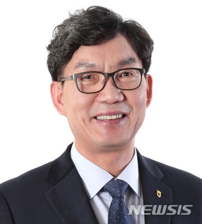 이대훈 농협은행장, '첫 3연임' 성공…농협손보 대표에 최창수