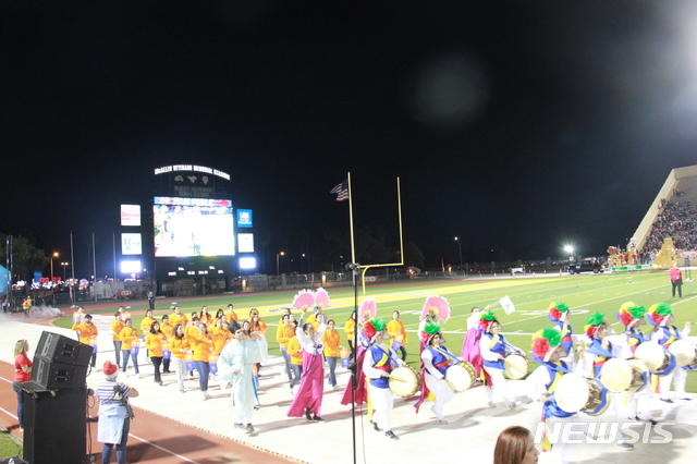 [진주=뉴시스] 진주남강유등축제 미국 텍사스주 맥알렌 홀리데이 퍼레이드 참가.