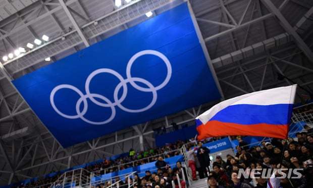 러시아는 4년 동안 올림픽 등에 러시아 기를 앞세운 국가단위 출전이 금지됐다 <가디안 캡쳐.