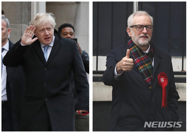 [런던 = AP/뉴시스]  영국 총선날인 12일에 각각  자신의 투표소에서 투표를 마치고 나오는 보수당의 보리스 존슨 총리(왼쪽)과  제레미 코빈 노동당수의 모습.   
