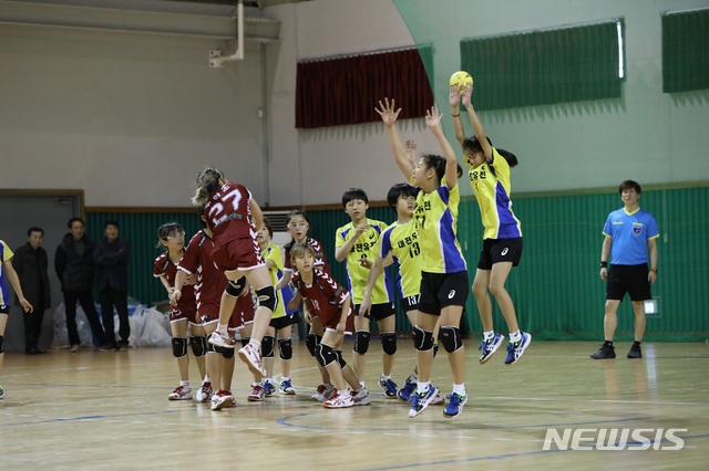 [서울=뉴시스]대한핸드볼협회 꿈나무 페스티벌, 15일 제주도에서 개막 (사진 = 대한핸드볼협회 제공)