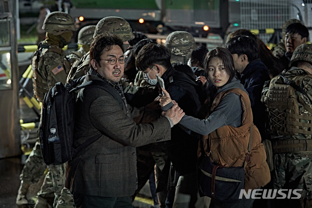 [서울=뉴시스] 영화 '백두산' (사진=CJ CGV 제공) 2019.12.19 photo@newsis.com 
