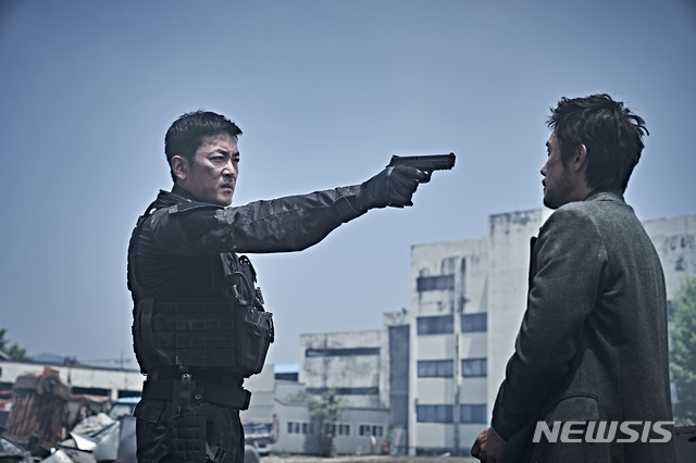 [서울=뉴시스] 영화 '백두산' (사진=CJ ENM 제공) 2019.12.19 photo@newsis.com