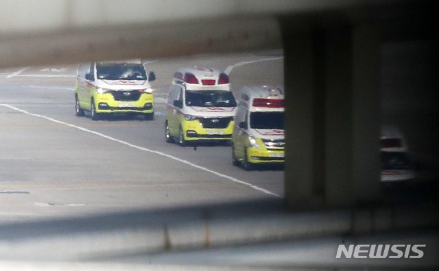 [서울=뉴시스]이동하는 119 구급차들. (사진=뉴시스 DB). photo@newsis.com