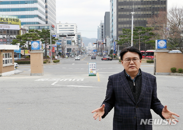 [대전=뉴시스] 더불어민주당 황운하 대전 중구 국회의원선거 후보.