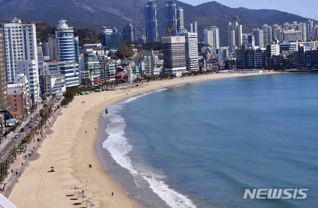 [부산=뉴시스] 하경민 기자 = 부산 수영구 광안리해수욕장. yulnetphoto@newsis.com 