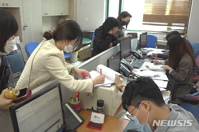 [순창=뉴시스]윤난슬 기자 = 전북 순창군은 오는 25일부터 읍면 행정복지센터에서 정부 긴급재난지원금 지급 신청을 받는다고 19일 밝혔다.(사진=순창군 제공) 