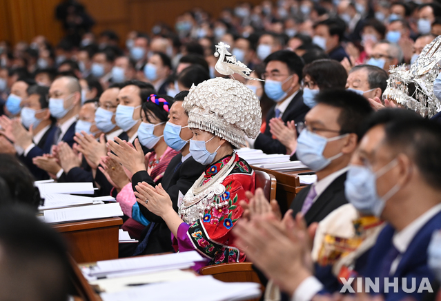 [베이징=신화/뉴시스]22일 중국 베이징 인민대회당에서 제13차 전국인민대표회의(전인대) 3차 회의가 열리고 있다. 2020.05.22. 