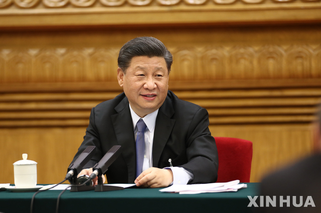 [베이징=신화/뉴시스] 22일 시진핑 중국 국가주석이 베이징 인민대회장에서 열린 전국인민대표대회(전인대) 네이멍구자치구대표단의 분과회의에 참석해 발언하고 있다. 2020.05.22