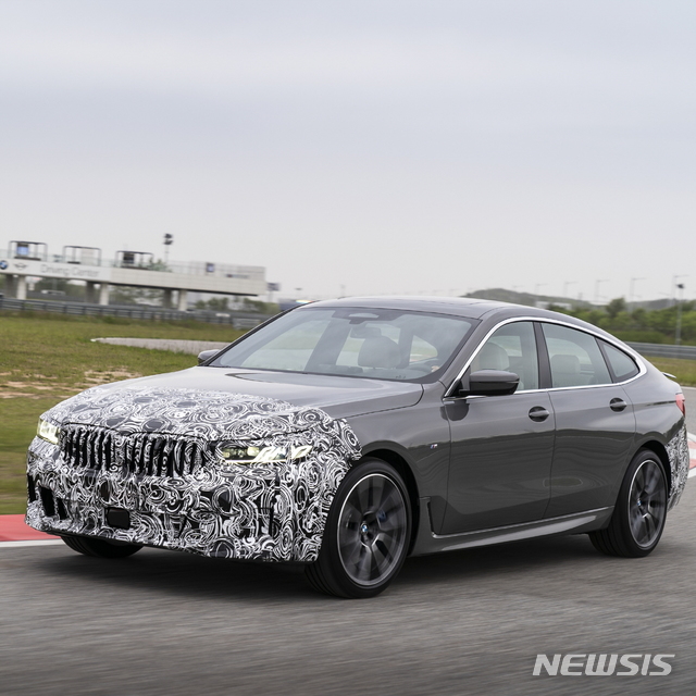 BMW 뉴6 시리즈 주행장면 