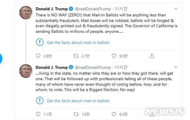 [서울=뉴시스]트위터가 도널드 트럼프 미국 대통령의 게시글에 가짜뉴스 경고문을 띄웠다. 26일(현지시간) 우편투표를 "사기"라고 비난한 트럼프 대통령의 트윗 2개에 "우편투표에 관한 사실 정보를 얻으세요"라는 별도 경고문이 표시된 모습. 이 문구를 클릭하면 트럼프 대통령이 근거 없이 우편투표 관련 음모론을 펼치고 있다고 비판하는 CNN, 더힐, 워싱턴포스트(WP) 등 기사가 뜬다. 2020.05.27.