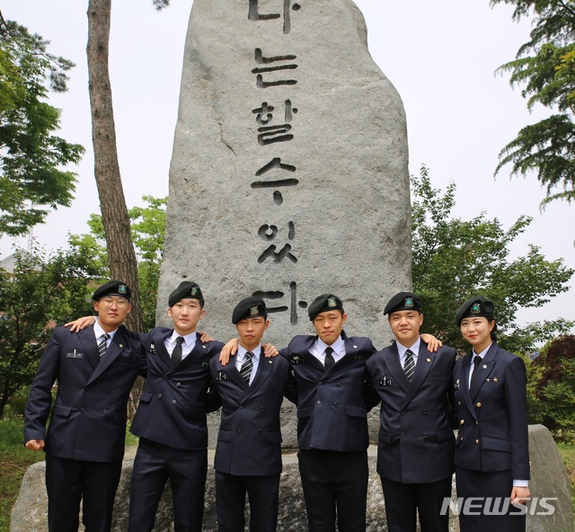왼쪽부터 조대관·대현, 김병식·경식, 류한곤·희경씨