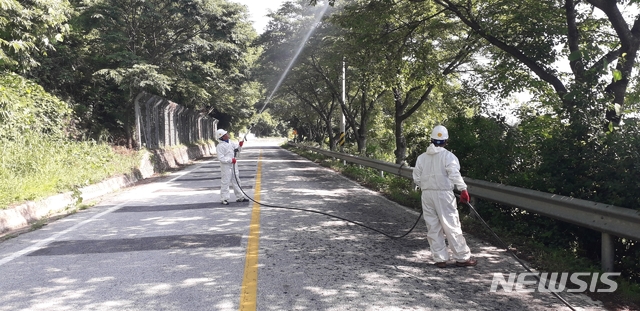 [임실=뉴시스]윤난슬 기자 = 전북 임실군은 산림 병해충 발생에 선제적으로 대응하기 위해 오는 8월 31일까지 '산림 병해충 예찰·방제 대책본부'를 설치·운영해 조기 예찰과 적기 방제에 나선다고 3일 밝혔다.(사진=임실군 제공)