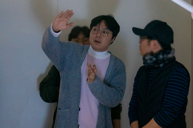 [서울=뉴시스] tvN 목요극 '슬기로운 의사생활'을 연출한 신원호 감독. (사진 = tvN) 2020.06.08. photo@newsis.com