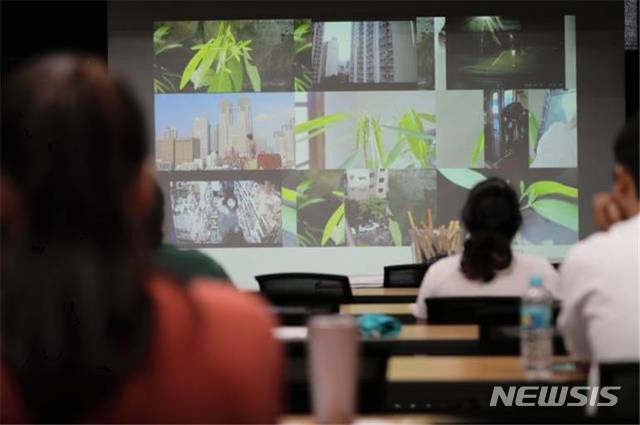 [전주=뉴시스]윤난슬 기자 = 2019년 창작예술학교 워크숍 모습.(사진=전주문화재단 제공) 