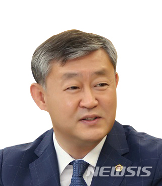 [전주=뉴시스] 제11대 전북도의회 송성환 의장.