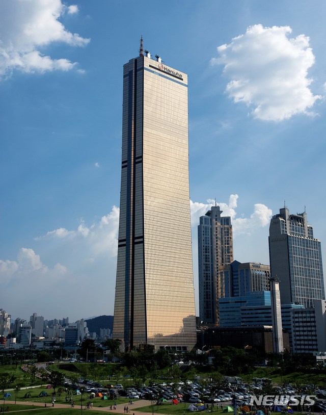 [서울=뉴시스] 한화생명 63빌딩. (사진=한화생명 제공) 2020.07.03. photo@newsis.com
