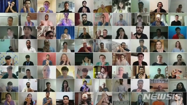 '삼성 갤럭시 언팩 2020'에 온라인으로 참여한 갤럭시 팬들. (사진=삼성전자 '삼성 갤럭시 언팩 2020' 중계 영상 갈무리)