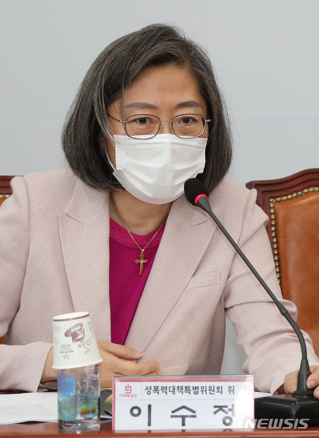 [서울=뉴시스]김선웅 기자 = 이수정 경기대 범죄심리학과 교수. 2020.08.20. photo@newsis.com