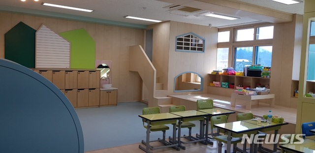 [안동=뉴시스] '학교공간 혁신사업'이 추진된 예천 감천초의 영어실 모습. (사진=경북교육청 제공) 2022.06.29