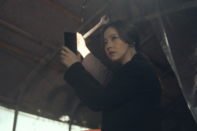 [서울=뉴시스] tvN 수목극 '악의 꽃'에 출연한 배우 문채원 (사진 = tvN) 2020.09.24. photo@newsis.com