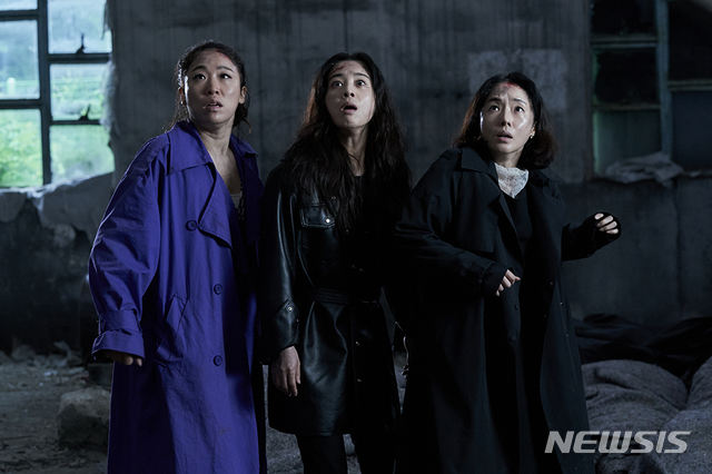 [서울=뉴시스]영화 '죽지않는 인간들의 밤' 스틸. (사진=TCO㈜더콘텐츠온 제공) 2020.09.24. photo@newsis.com