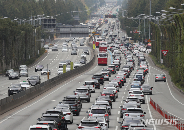 전국 고속도로 서울방향 혼잡…교통량 평소보다 증가