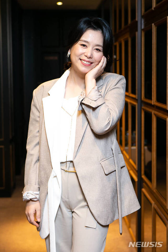 [서울=뉴시스] 영화 '애비규환'에 출연한 배우 장혜진. (사진=리틀빅픽처스 제공) 2020.11.06. photo@newsis.com