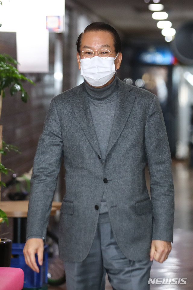 [서울=뉴시스] 김진아 기자 =국민의힘 권영세 의원. (공동취재사진) 2020.11.08. photo@newsis.com